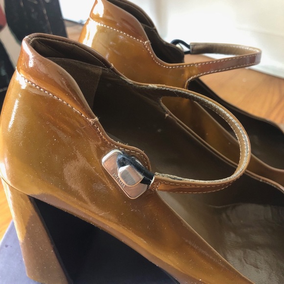 PRADA PATENT MARY JANE HEELS CIRCA 90S - Picture 2 of 4